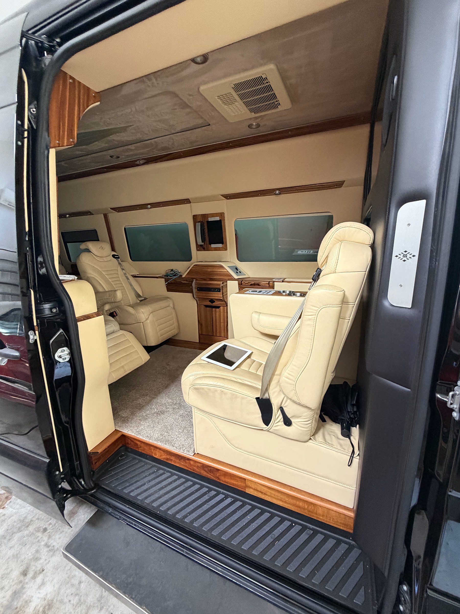 Interior seen through the open side door